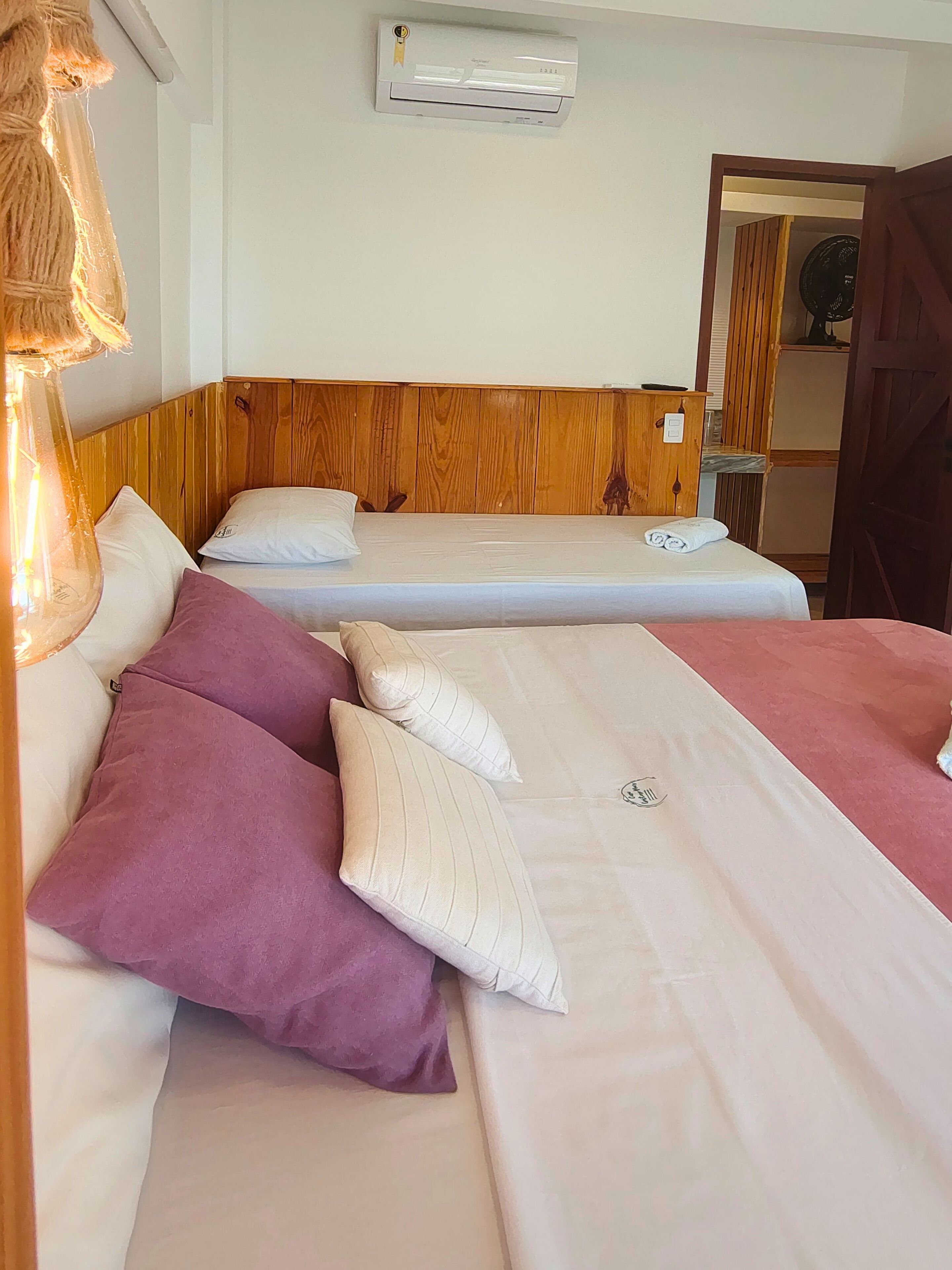 Berço de viagem, Wi-Fi de cortesia, roupa de cama