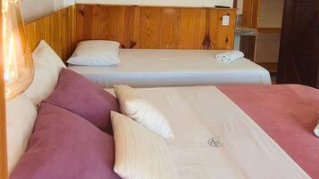 Berço de viagem, Wi-Fi de cortesia, roupa de cama