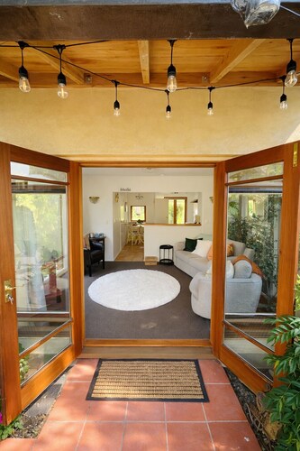 Peaceful French style Villa in the Akatarawa Valley