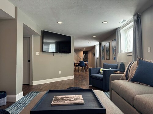 2BR Winona Lake Garden Suite | Walk to Village |   Dog Friendly | Near Grace