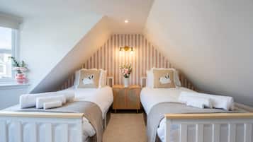 Skrivebord, strygejern/strygebræt, Wi-Fi, sengetøj