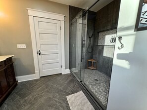 Shower, bidet, towels - Summer Weekends Open! Sleep 21 in 7BR Lake Retreat, 2-Night Min, Walk to Village (Winona Lake)