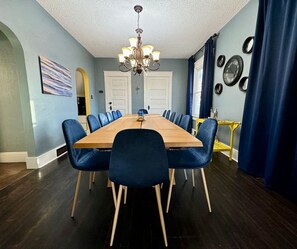 Dining - Summer Weekends Open! Sleep 21 in 7BR Lake Retreat, 2-Night Min, Walk to Village (Winona Lake)