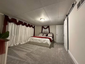 3 chambres, fer et planche à repasser, Wi-Fi, draps fournis