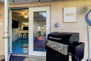 Terrace/patio - Sleeps 4 & BBQ | Walk to Indian Rocks Beach! (Indian Rocks Beach)