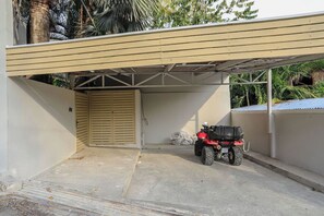Property grounds - Newly Renovated Art Oasis Santa Teresa Quick walk to the beach (Santa Teresa)