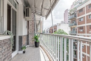 Apartment, Stadtblick | Blick vom Balkon