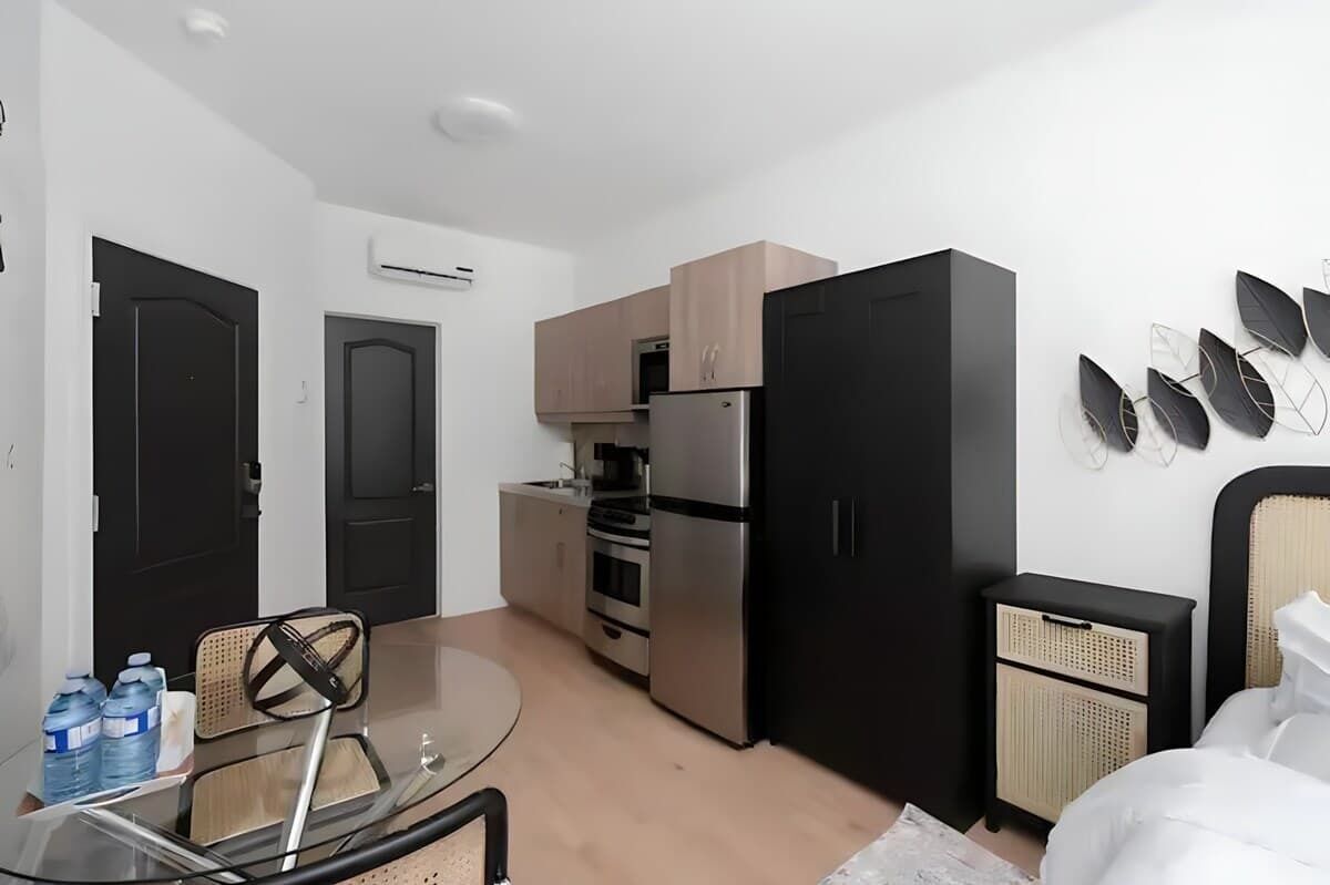 Fridge, microwave, oven, coffee/tea maker