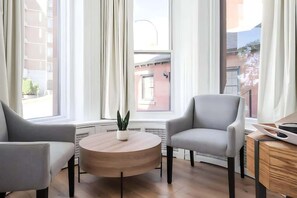 Interior - The Suites | Downtown Montreal (Montreal)