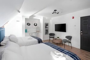 WiFi, bed sheets - The Suites | Downtown Montreal | 2 Beds (Montreal)