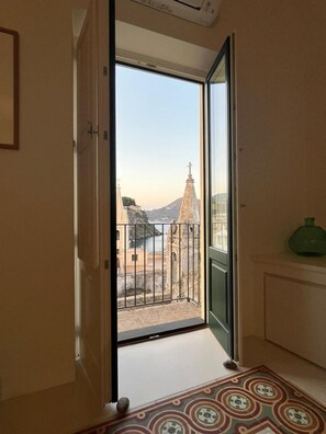 Interior - Elegant 2-story apartment, panoramic sea view terrace, historic center (Lipari)