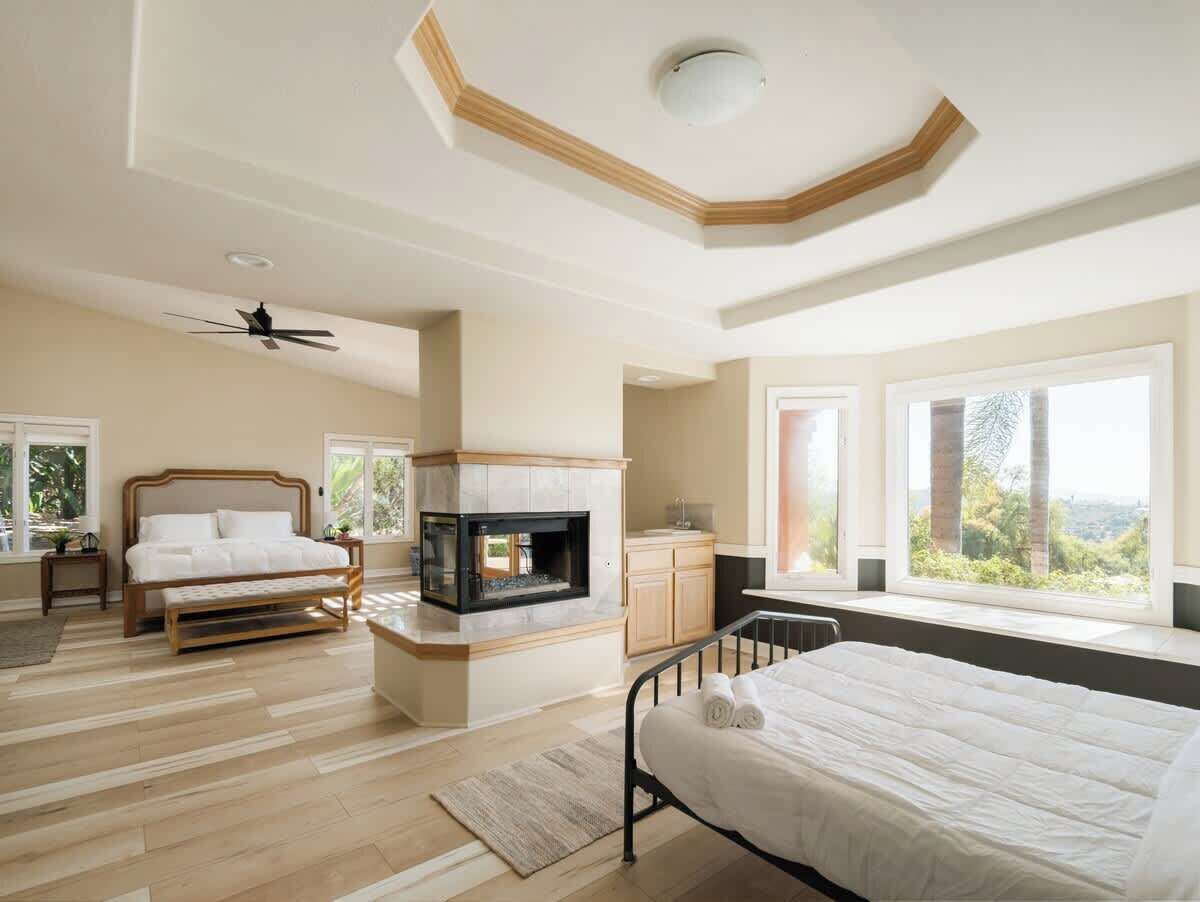 7 slaapkamers, een strijkplank/strijkijzer, wifi, beddengoed