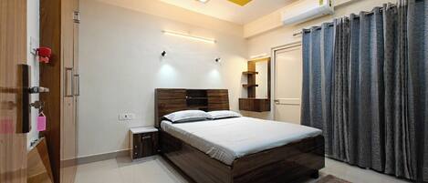 2 室のベッドルーム、デスク、アイロン / アイロン台、WiFi (無料)