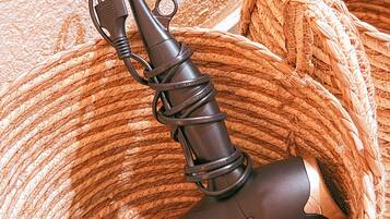 Doppia Deluxe, 1 camera da letto, idromassaggio, vista cortile | Bagno | Asciugacapelli, pantofole, asciugamani, sapone