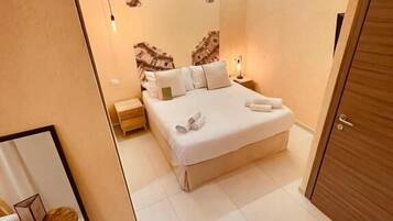Deluxe Double Room, Courtyard View