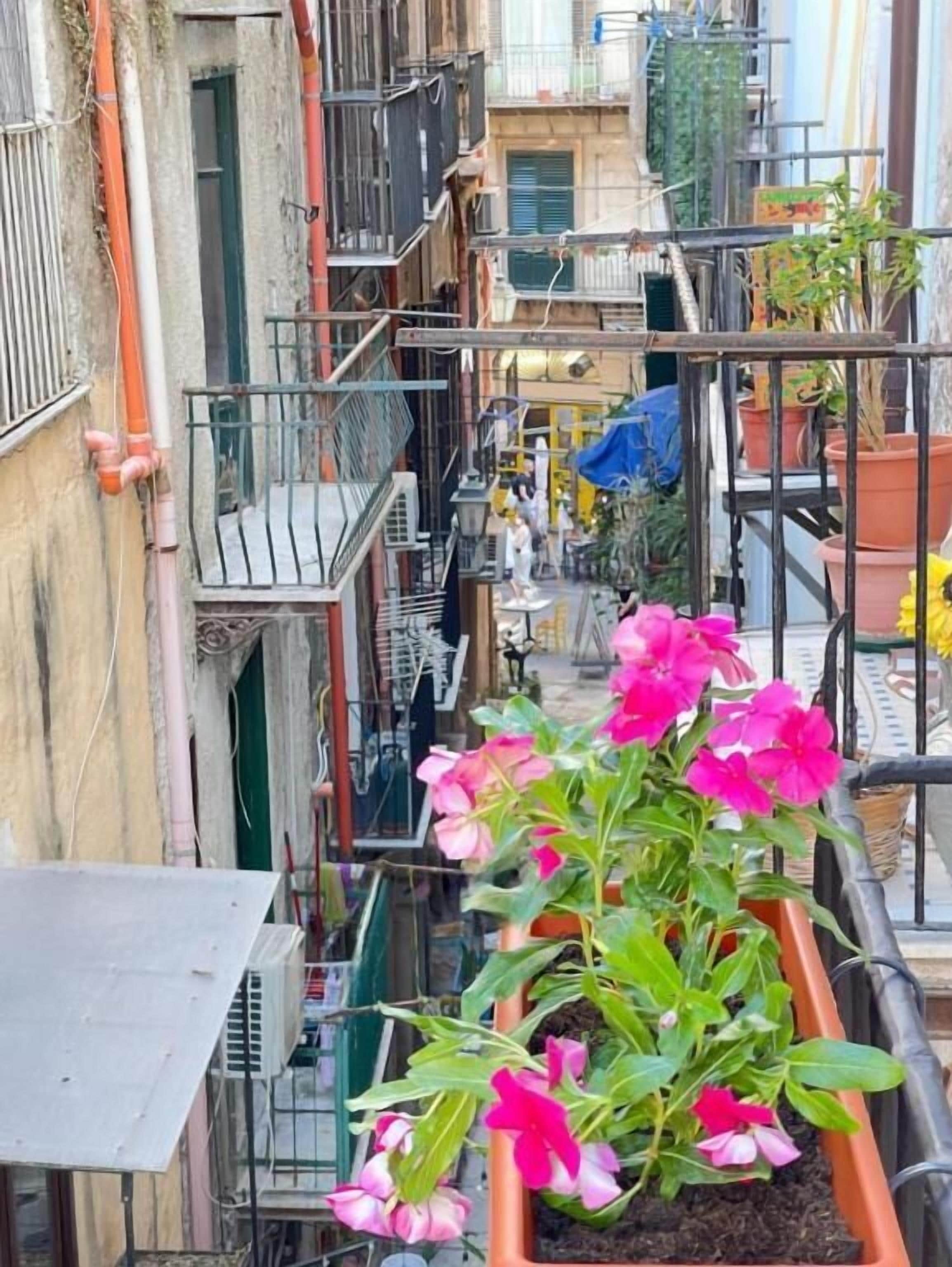 Superior-Doppelzimmer, Balkon, Stadtblick | Unterkunftsgelände