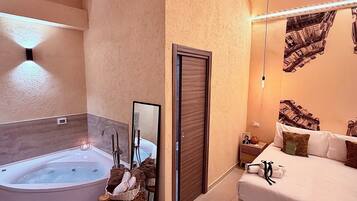 Quarto casal luxo, vista para o pátio