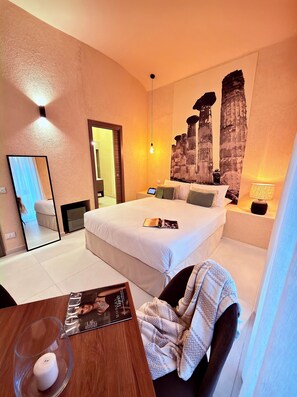 Premium bedding, down duvets, memory-foam beds, minibar - Bìfara Rooms  (Palermo)