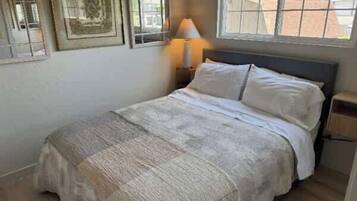 2 bedrooms, iron/ironing board, WiFi, bed sheets