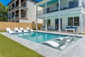 Outdoor pool, a heated pool - Mariner: New with Private Beach! (Miramar Beach)
