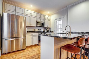 Fridge, microwave, stovetop, dishwasher - Walkable Gem w/ Deck: Stay & Play in Ellicottville (Ellicottville)
