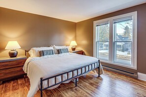 2 bedrooms, iron/ironing board, Internet, bed sheets - Walkable Gem w/ Deck: Stay & Play in Ellicottville (Ellicottville)