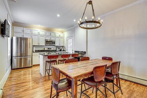 Dining - Walkable Gem w/ Deck: Stay & Play in Ellicottville (Ellicottville)