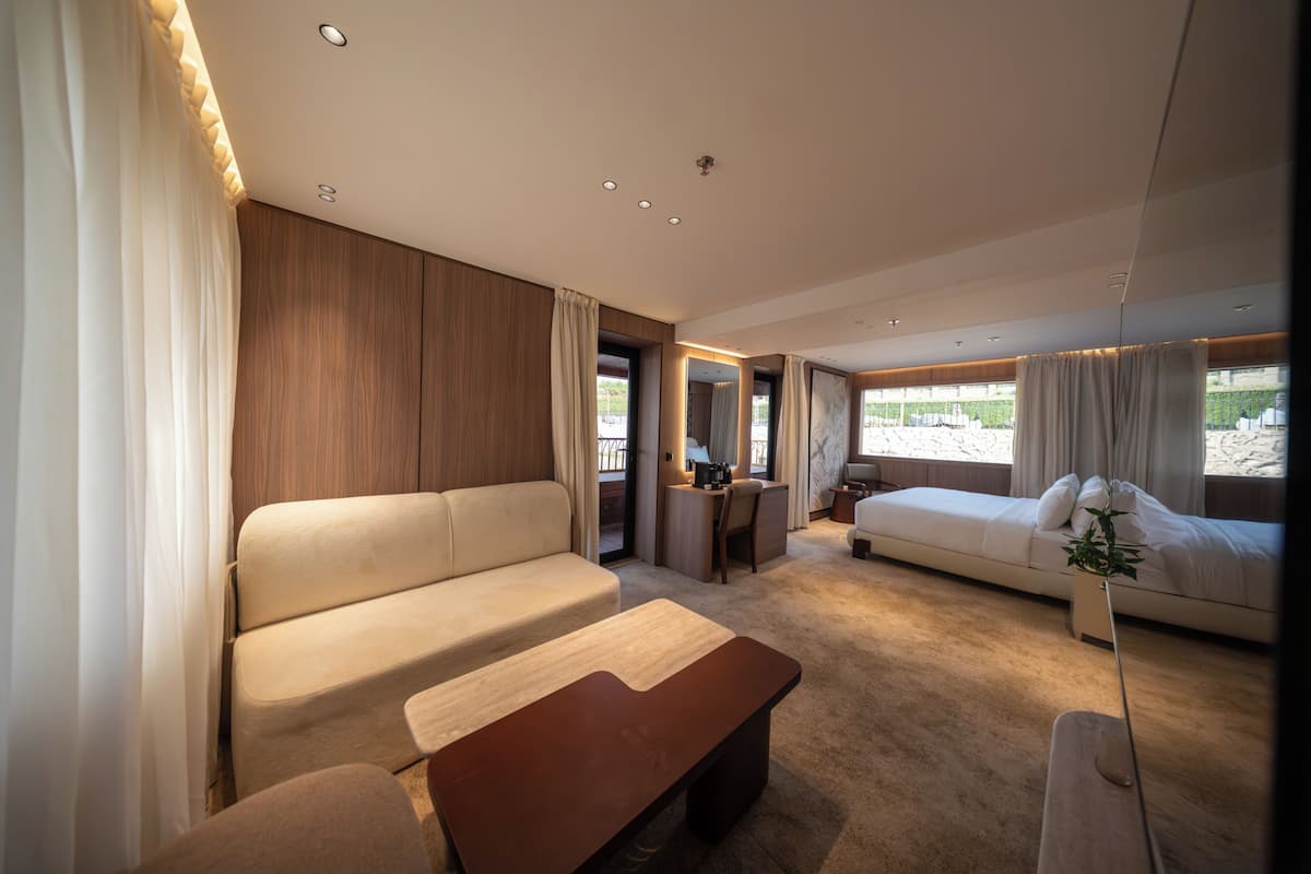 Royal Suite, Balcony | Desk, free WiFi, bed sheets