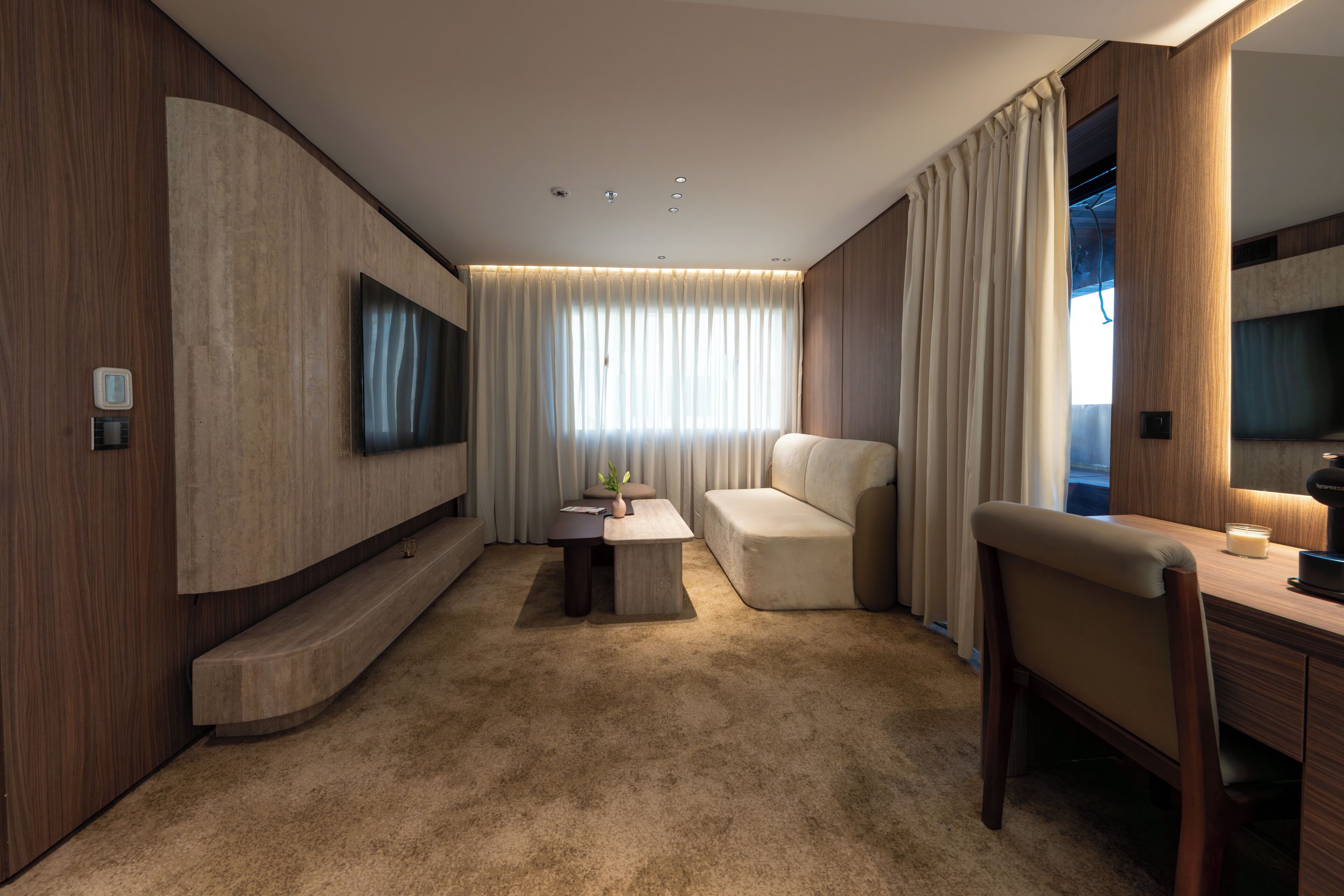 Suíte real, sacada | Área de estar