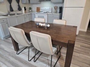 Private kitchen - Mount Trilogy Suite III (Laredo)