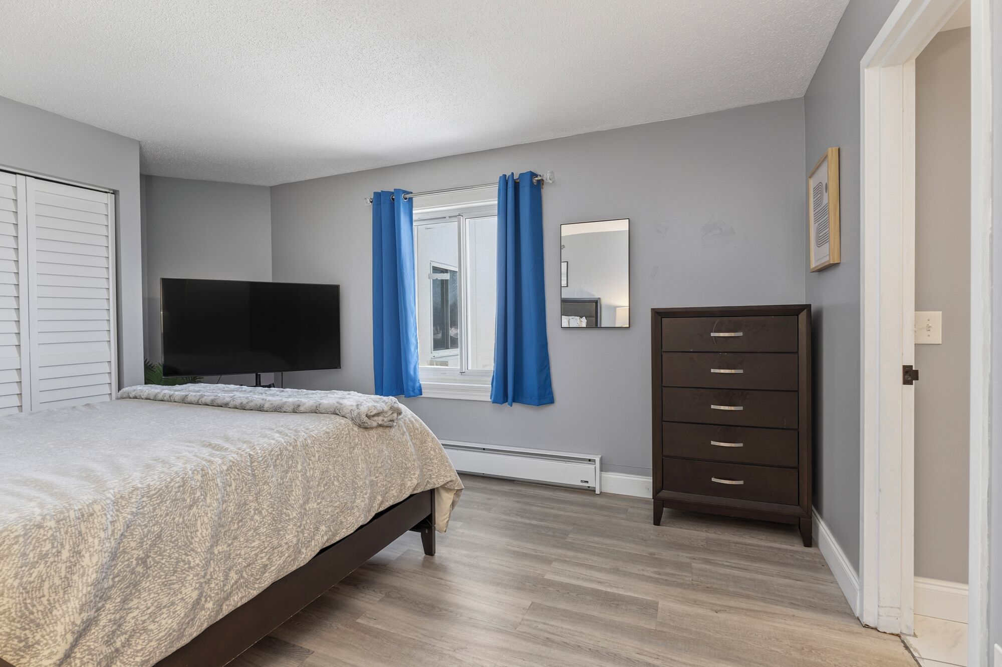 3 bedrooms, WiFi, bed sheets, wheelchair access