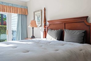 2 bedrooms, iron/ironing board, WiFi, bed sheets - "View From The 9th" at World Tour Golf Links (Myrtle Beach)
