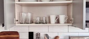 Sunny New 2BR Retreat in Milwaukee - Modern and Comfortable