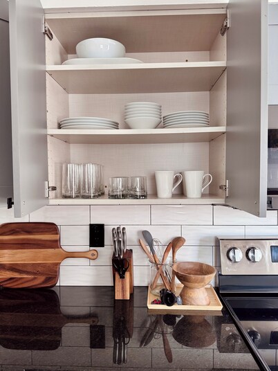 Sunny New 2BR Retreat in Milwaukee - Modern and Comfortable