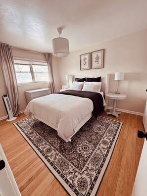 2 habitaciones, tabla de planchar con plancha, wifi y ropa de cama 