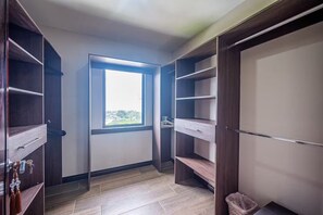 Interior - 5 Bedroom Penthouse Ocean Views Jacobay 21002 (Jaco)