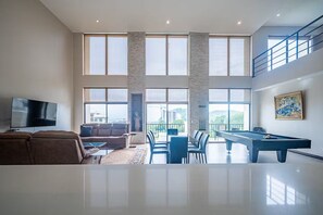 Living area - 5 Bedroom Penthouse Ocean Views Jacobay 21002 (Jaco)