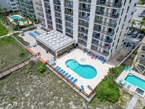 Exterior - "The Salty Compass" 3 BR Ocean Front in Windy Hill (North Myrtle Beach)