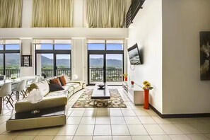 Living area - 7 Bedroom Penthouse Ocean & Mountain Views JB31002 (Jaco)