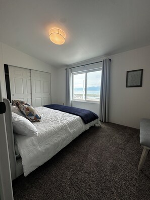 5 bedrooms, WiFi, bed sheets