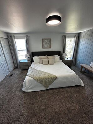 5 bedrooms, WiFi, bed sheets