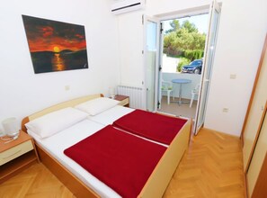 1 bedroom, Internet, bed sheets - One Bedroom Apartment with Terrace and Sea View (Pag)