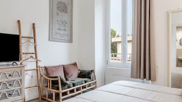 2 bedrooms, WiFi, bed sheets