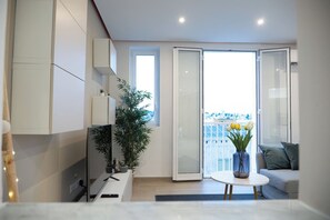 TV - `Gibi` Apartment by ELDI (L-Imsida)