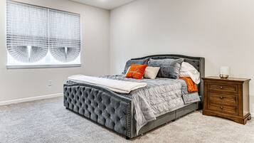 Bureau, fer et planche Ă repasser, lit parapluie, Wi-Fi