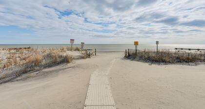 Walk to Shore! Family Haven w/ Pool in Ocean City