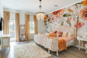 4 bedrooms, desk, iron/ironing board, travel cot - 3 Mi to Ocean! Family-Friendly 30A Getaway w/ Pool (Santa Rosa Beach)