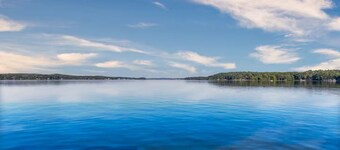 Lakeside Retreat - newly remodeled with sunset view