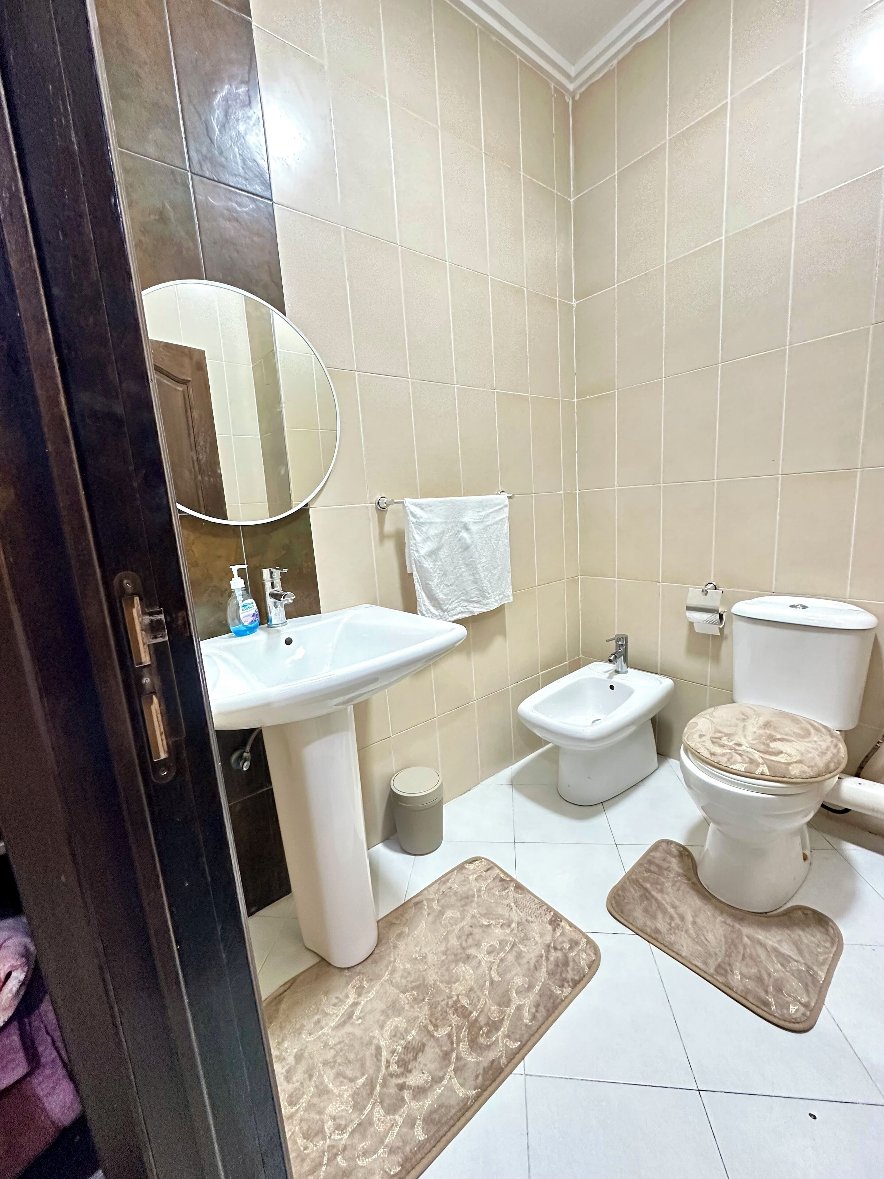 Dusche, Haartrockner, Bidet, Handtücher