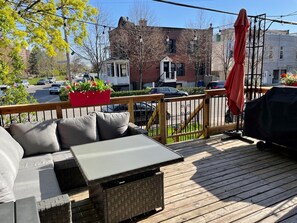Property grounds - LUX 4 Bedroom Avail June 28 to Aug 18 on River in Montreal- Central Aír, Parking (Montréal)